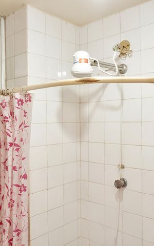 Apartamento para alugar com 320m², 4 quartos e 4 vagas Apartamento para alugar com 320m², 4 quartos e 4 vagasBanheiro de serviço