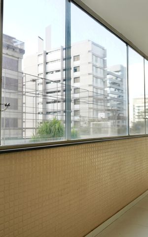Apartamento para alugar com 320m², 4 quartos e 4 vagas Apartamento para alugar com 320m², 4 quartos e 4 vagasVaranda