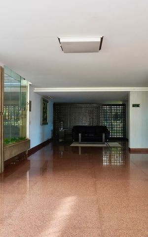 Apartamento para alugar com 320m², 4 quartos e 4 vagas Apartamento para alugar com 320m², 4 quartos e 4 vagasHall de entrada