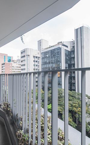 Apartamento à venda com 143m², 3 quartos e 2 vagas Apartamento à venda com 143m², 3 quartos e 2 vagasVaranda