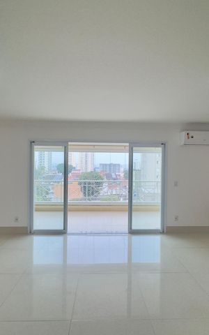 Apartamento à venda com 142m², 3 quartos e 2 vagas Apartamento à venda com 142m², 3 quartos e 2 vagasSala