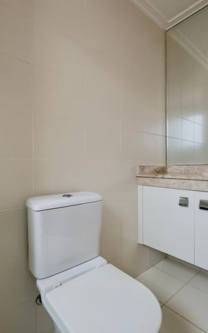 Apartamento à venda com 142m², 3 quartos e 2 vagas Apartamento à venda com 142m², 3 quartos e 2 vagasBanheiro 1
