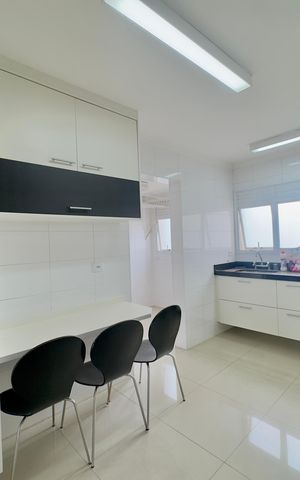 Apartamento à venda com 142m², 3 quartos e 2 vagas Apartamento à venda com 142m², 3 quartos e 2 vagasCozinha