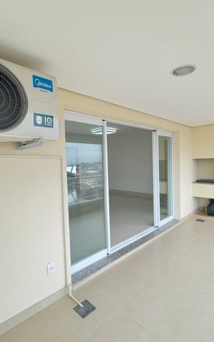 Apartamento à venda com 142m², 3 quartos e 2 vagas Apartamento à venda com 142m², 3 quartos e 2 vagasVaranda da Sala