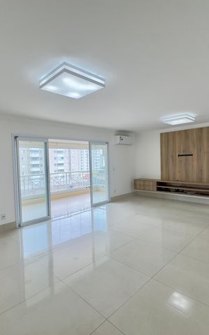 Apartamento à venda com 142m², 3 quartos e 2 vagas Apartamento à venda com 142m², 3 quartos e 2 vagasSala