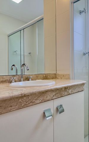 Apartamento à venda com 142m², 3 quartos e 2 vagas Apartamento à venda com 142m², 3 quartos e 2 vagasBanheiro 2