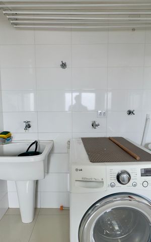 Apartamento à venda com 142m², 3 quartos e 2 vagas Apartamento à venda com 142m², 3 quartos e 2 vagasÁrea de Serviço