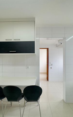 Apartamento à venda com 142m², 3 quartos e 2 vagas Apartamento à venda com 142m², 3 quartos e 2 vagasCozinha