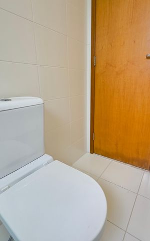 Apartamento à venda com 142m², 3 quartos e 2 vagas Apartamento à venda com 142m², 3 quartos e 2 vagasBanheiro 2