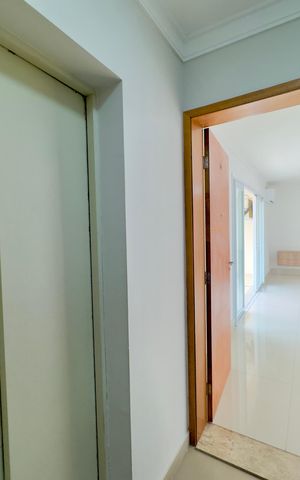 Apartamento à venda com 142m², 3 quartos e 2 vagas Apartamento à venda com 142m², 3 quartos e 2 vagasHall de entrada