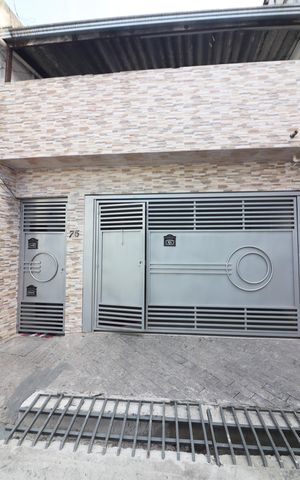 Casa à venda com 75m², 4 quartos e 1 vagaFachada