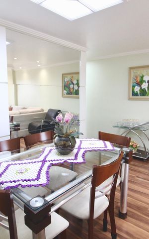 Apartamento à venda com 77m², 3 quartos e 2 vagas Apartamento à venda com 77m², 3 quartos e 2 vagasSala de jantar