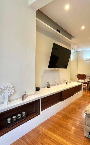 Apartamento à venda com 72m², 2 quartos e 1 vaga Apartamento à venda com 72m², 2 quartos e 1 vagaVaranda