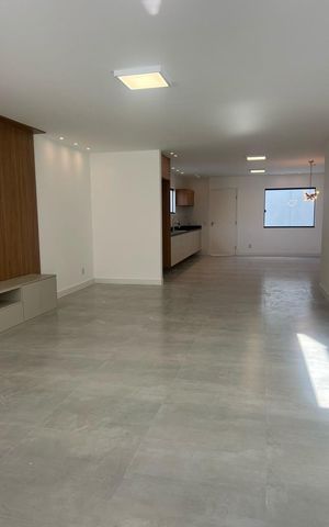 Casa à venda com 230m², 3 quartos e 2 vagas Casa à venda com 230m², 3 quartos e 2 vagasSala