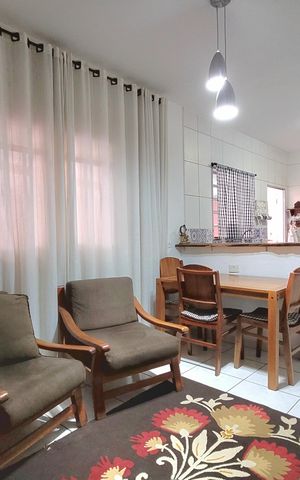 Casa à venda com 259m², 5 quartos e 2 vagas Casa à venda com 259m², 5 quartos e 2 vagasSala
