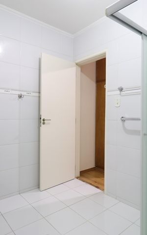 Casa à venda com 249m², 3 quartos e 4 vagasBanheiro da Suíte 1