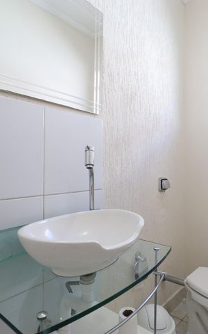 Casa à venda com 249m², 3 quartos e 4 vagasLavabo 