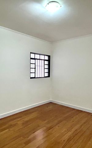 Casa à venda com 175m², 1 quarto e 2 vagas Casa à venda com 175m², 1 quarto e 2 vagasSala