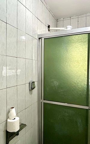 Casa à venda com 175m², 1 quarto e 2 vagas Casa à venda com 175m², 1 quarto e 2 vagasBanheiro