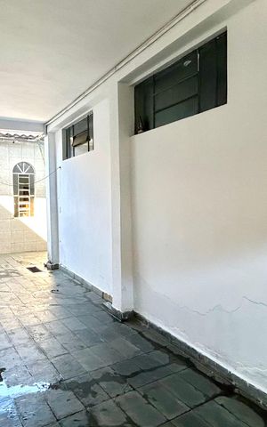 Casa à venda com 175m², 1 quarto e 2 vagas Casa à venda com 175m², 1 quarto e 2 vagasGaragem