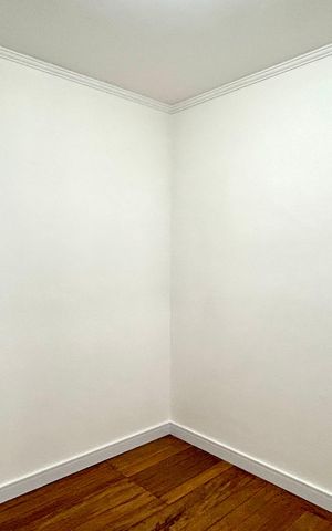 Casa à venda com 175m², 1 quarto e 2 vagas Casa à venda com 175m², 1 quarto e 2 vagasQuarto