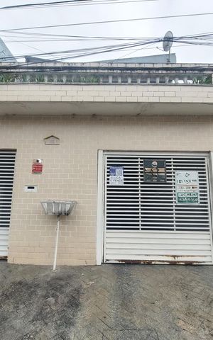 Casa à venda com 150m², 3 quartos e 4 vagas Casa à venda com 150m², 3 quartos e 4 vagasFachada - Placa QuintoAndar instalada