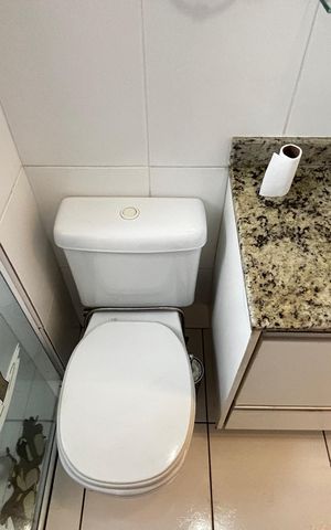Apartamento para alugar com 62m², 2 quartos e 2 vagas Apartamento para alugar com 62m², 2 quartos e 2 vagasBanheiro