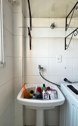 Apartamento para alugar com 62m², 2 quartos e 2 vagas Apartamento para alugar com 62m², 2 quartos e 2 vagasCozinha e Área de Serviço