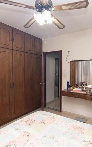 Casa à venda com 210m², 4 quartos e 4 vagas Casa à venda com 210m², 4 quartos e 4 vagasQuarto Suíte 1