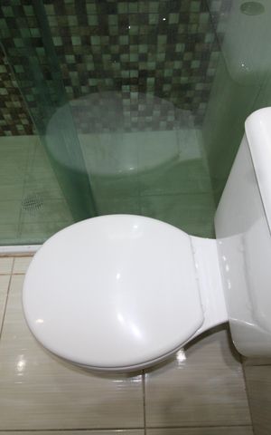 Casa à venda com 700m², 2 quartos e 2 vagasBanheiro