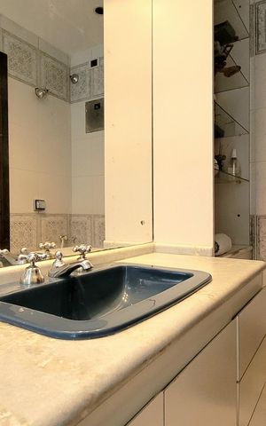 Casa à venda com 220m², 3 quartos e 3 vagas Casa à venda com 220m², 3 quartos e 3 vagasBanheiro