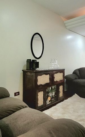Casa à venda com 220m², 3 quartos e 3 vagas Casa à venda com 220m², 3 quartos e 3 vagasSala