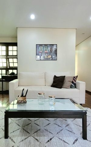 Casa à venda com 220m², 3 quartos e 3 vagas Casa à venda com 220m², 3 quartos e 3 vagasSala