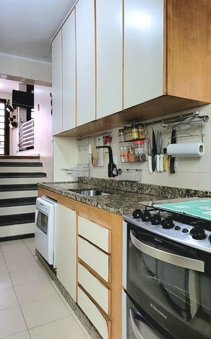 Casa à venda com 220m², 3 quartos e 3 vagas Casa à venda com 220m², 3 quartos e 3 vagasCozinha