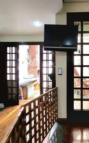 Casa à venda com 220m², 3 quartos e 3 vagas Casa à venda com 220m², 3 quartos e 3 vagasSala