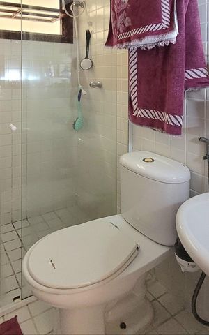 Casa à venda com 220m², 3 quartos e 3 vagas Casa à venda com 220m², 3 quartos e 3 vagasBanheiro
