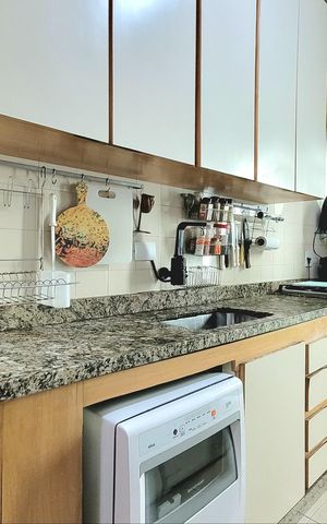 Casa à venda com 220m², 3 quartos e 3 vagas Casa à venda com 220m², 3 quartos e 3 vagasCozinha