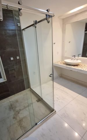 Apartamento para alugar com 300m², 3 quartos e 2 vagas Apartamento para alugar com 300m², 3 quartos e 2 vagasBanheiro 1