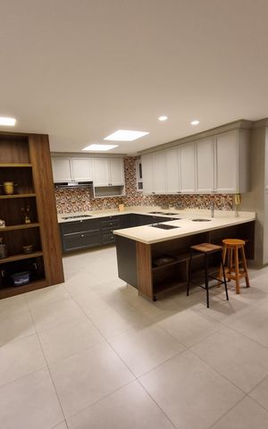 Apartamento para alugar com 300m², 3 quartos e 2 vagas Apartamento para alugar com 300m², 3 quartos e 2 vagasSala/cozinha