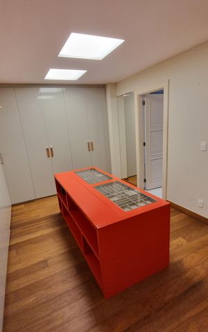 Apartamento para alugar com 300m², 3 quartos e 2 vagas Apartamento para alugar com 300m², 3 quartos e 2 vagasCloset