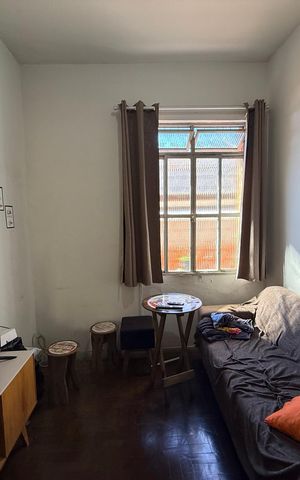 Casa à venda com 300m², 5 quartos e 4 vagas Casa à venda com 300m², 5 quartos e 4 vagasSala