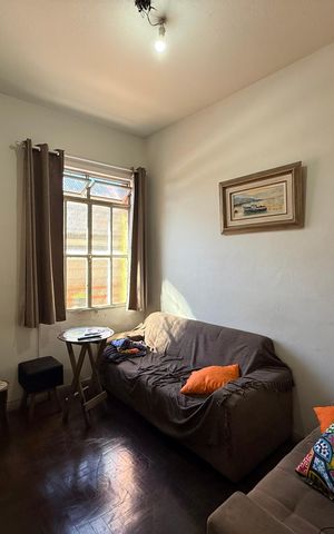 Casa à venda com 300m², 5 quartos e 4 vagas Casa à venda com 300m², 5 quartos e 4 vagasSala
