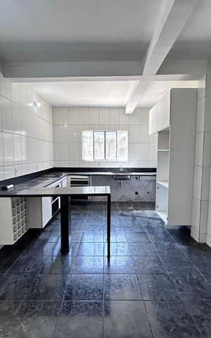 Casa para alugar com 1000m², 16 quartos e 6 vagas