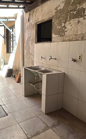 Casa para alugar com 1000m², 16 quartos e 6 vagas