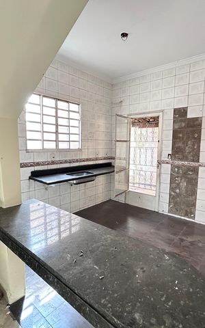 Casa para alugar com 1000m², 16 quartos e 6 vagas