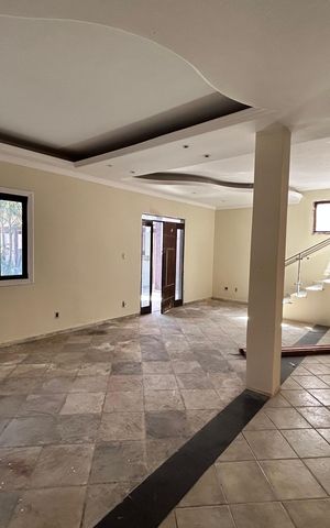 Casa para alugar com 1000m², 16 quartos e 6 vagas