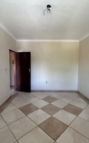 Casa para alugar com 1000m², 16 quartos e 6 vagas