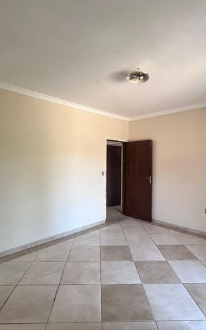 Casa para alugar com 1000m², 16 quartos e 6 vagas