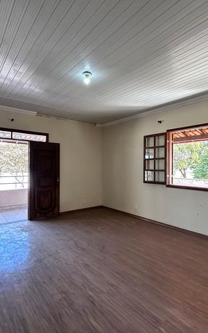 Casa para alugar com 1000m², 16 quartos e 6 vagas