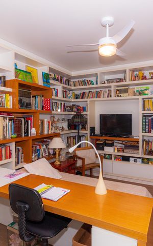 Casa para alugar com 434m², 4 quartos e 5 vagas Casa para alugar com 434m², 4 quartos e 5 vagasQuarto 2